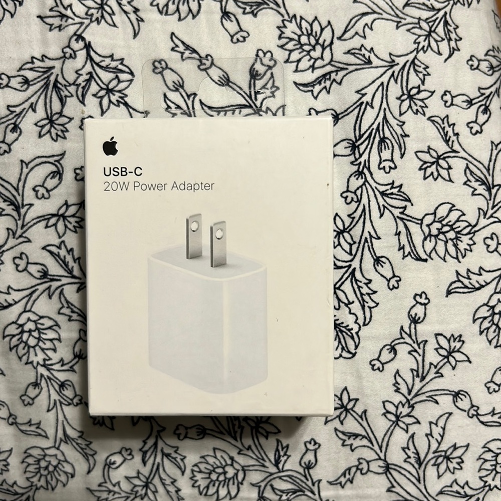 Brand New Apple usb-c Adapter